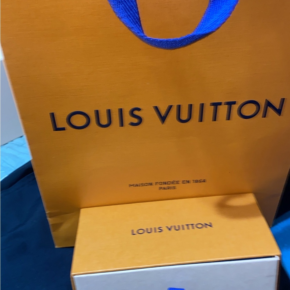 Louis Vuitton Black Contemporary Sunglasses - Picture 3 of 7